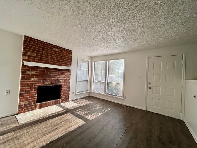 Building Photo - 1732 Cambridge Dr