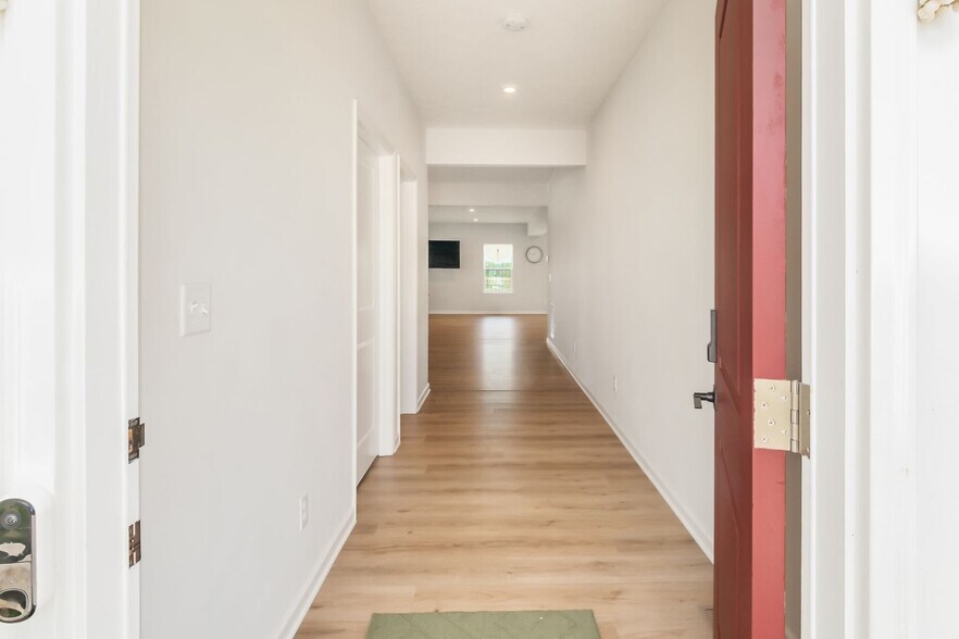Building Photo - 28 Royal Palm Ct