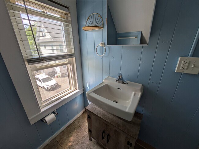 Building Photo - 90 Fairview Ave