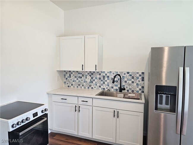Building Photo - 3835 Lora St