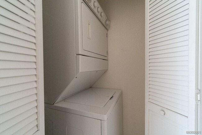 Building Photo - 2Bd/2Ba/2Pkg LELE PONO in Aiea - $2400