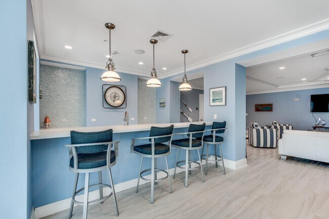 Building Photo - 700 E Boynton Beach Blvd