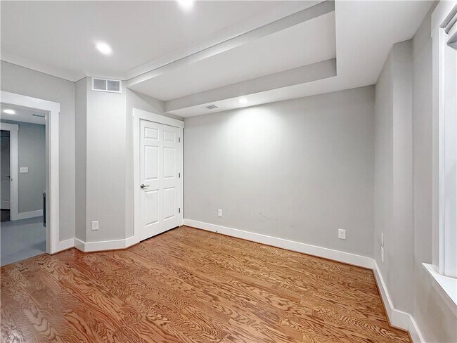 Building Photo - 5910 Westcroft Ln