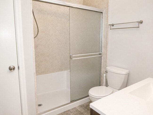 Building Photo - 118 Henning Dr