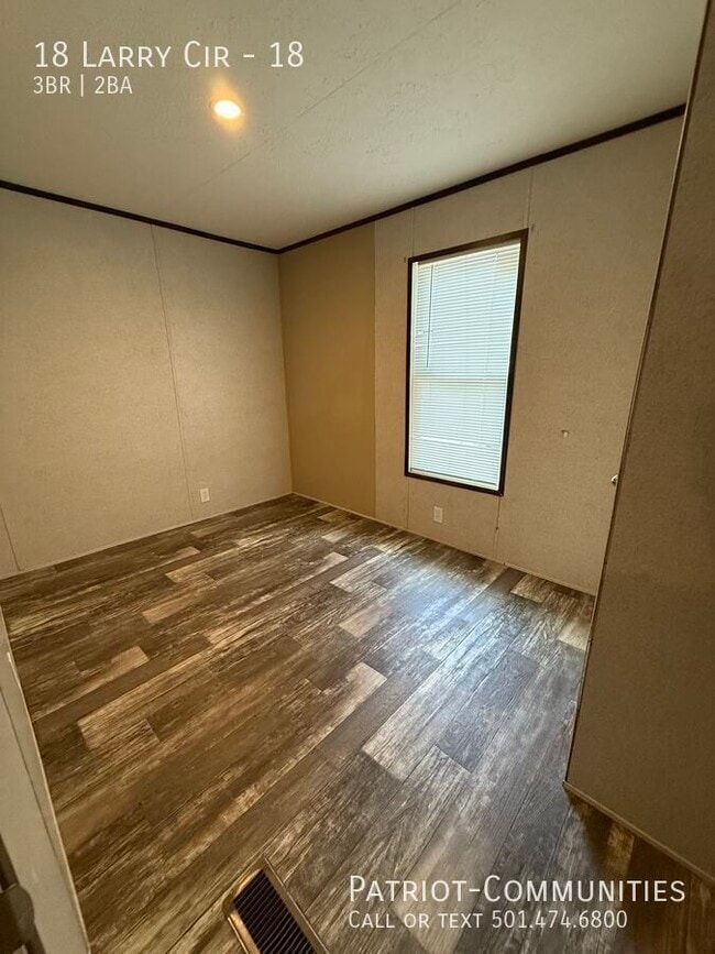 Building Photo - 18 Larry Cir