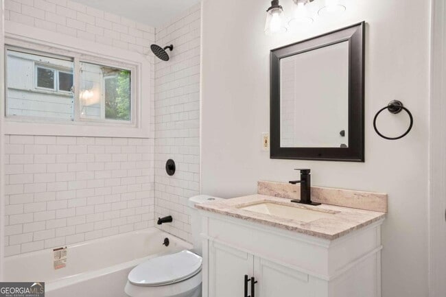 Building Photo - 2735 Defoors Ferry Rd NW