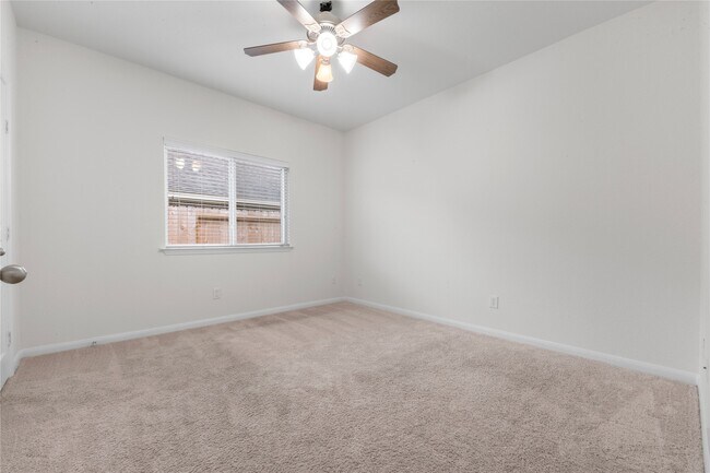 Building Photo - 9535 Empress Crossing Dr