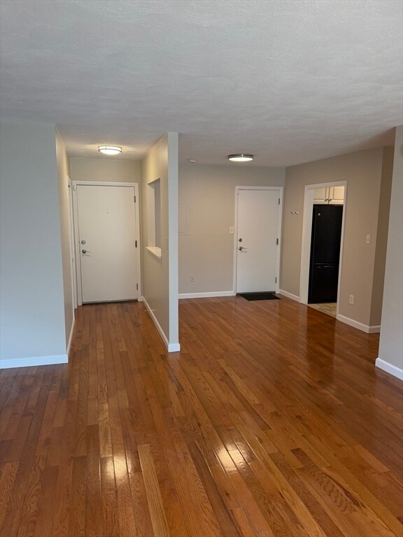 Building Photo - 59 Highland Glen Dr