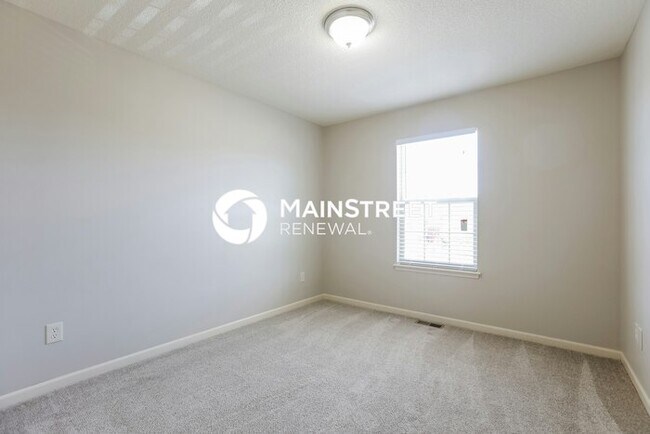 Building Photo - 5 Bedroom Pet-Friendly Home in Belton, MO with Main Street Renewal