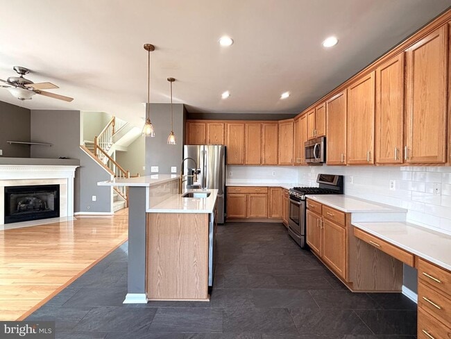 Building Photo - 43086 Shadow Terrace