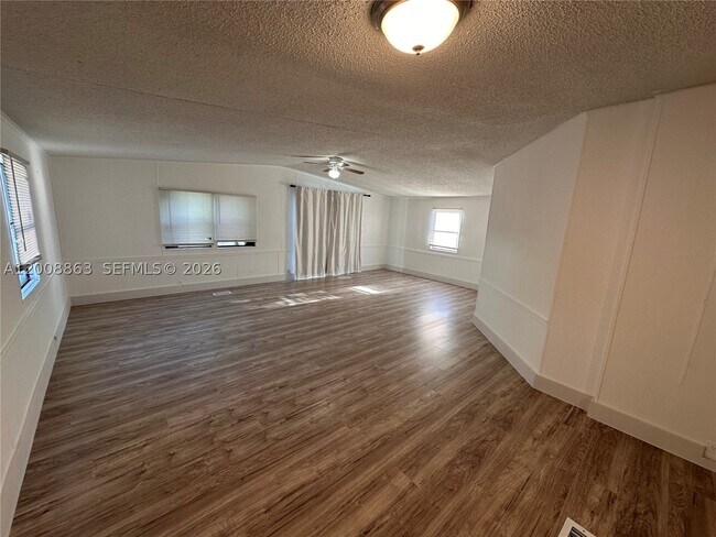 Building Photo - 3028 SW 50th St