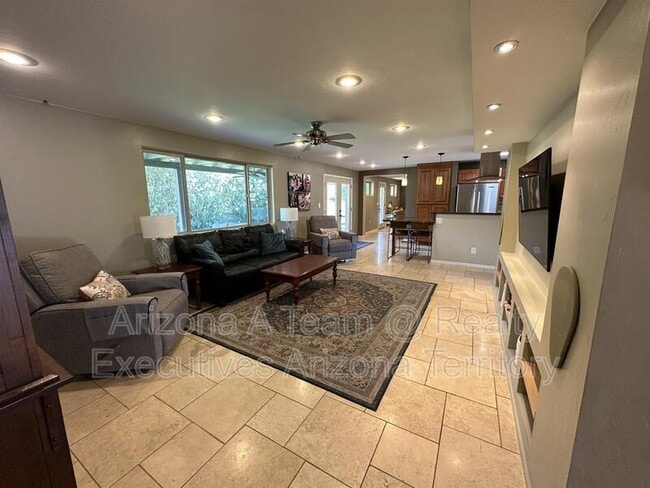Building Photo - 7740 E Manor Pl