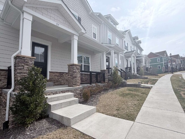 Building Photo - Spacious Townhome in The Springs of North Asheville