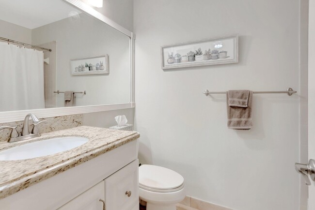 Building Photo - 6488 Via Regina