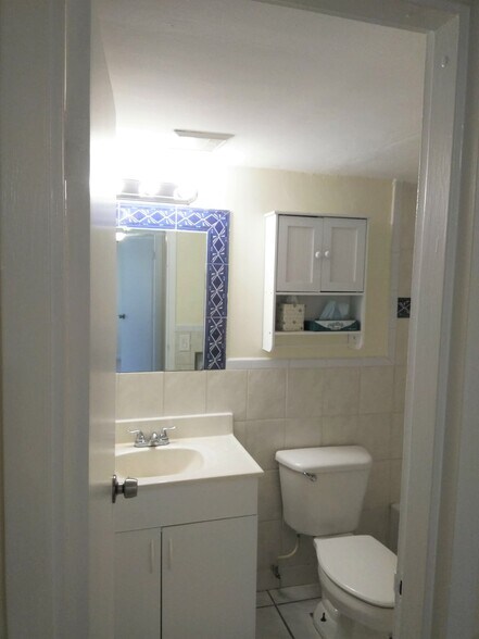 BATHROOM - 1335 W 68th St