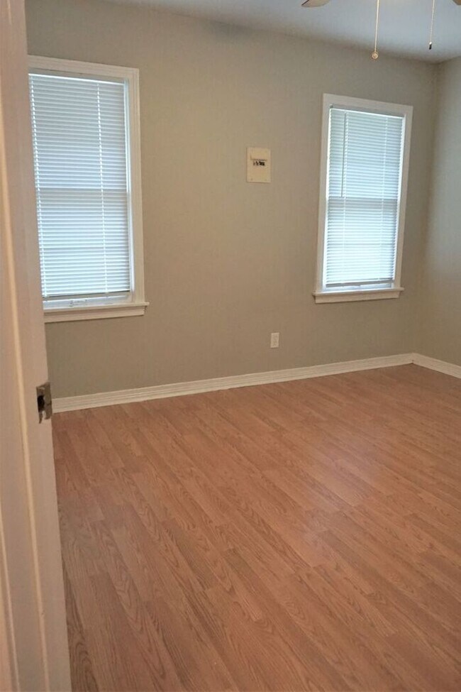 Building Photo - 3 Bed 2 Bath 1 Car Garage -The Village NW OKC