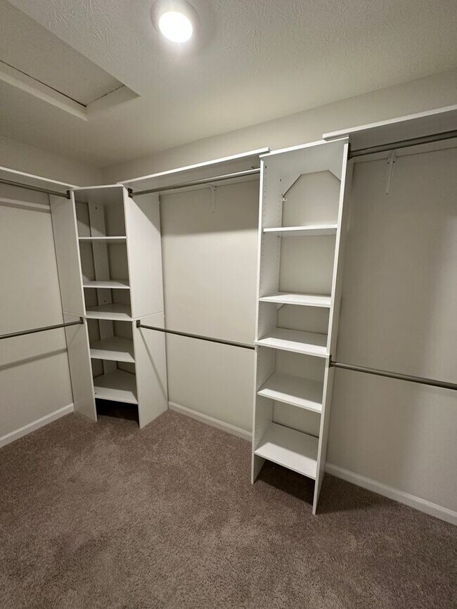 Building Photo - 113 Hunter's Rdg Dr