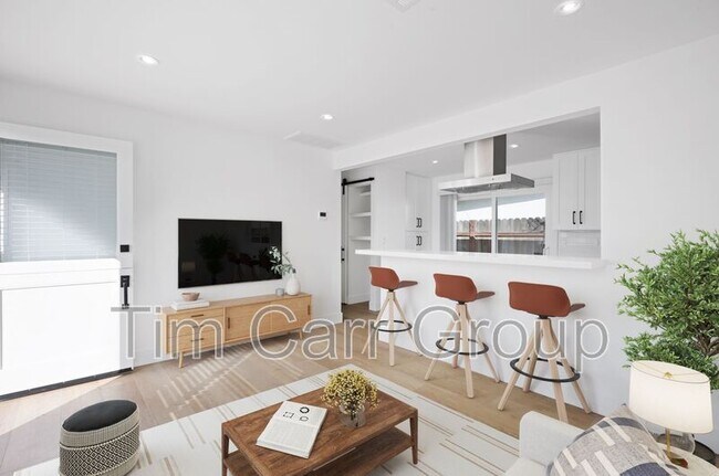 Building Photo - 243 E 20th St