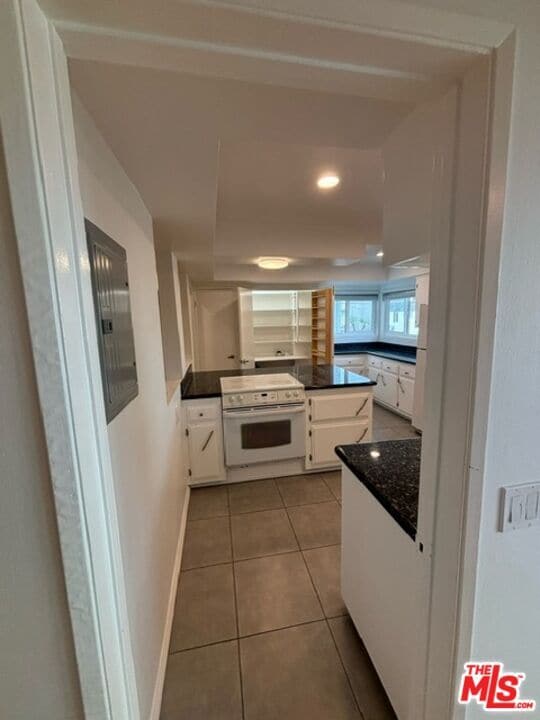 Building Photo - 24 Lighthouse St