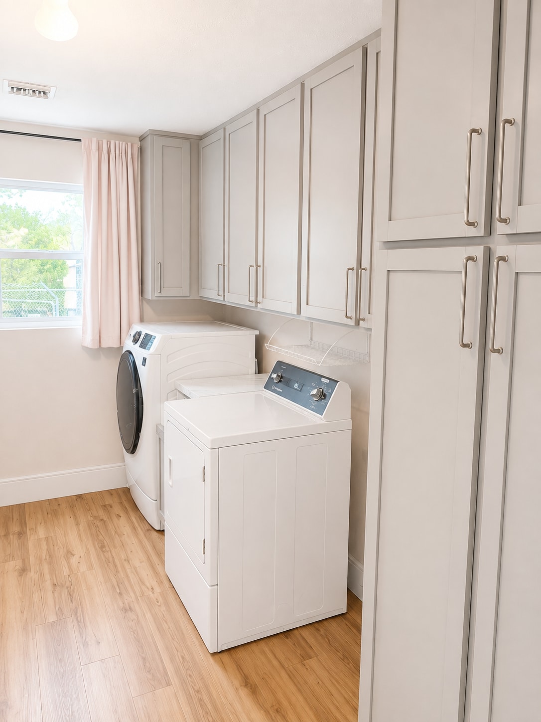 Laundry - 1332 E Galvin St