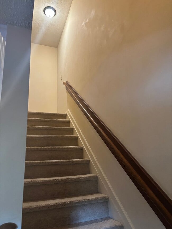 Building Photo - 3205 Coachman's Way