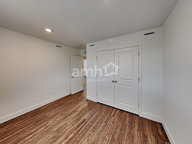 Building Photo - 9148 Crocker Pt Ct