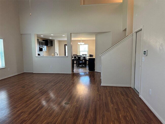Building Photo - 201 N Hunting Lodge Ln