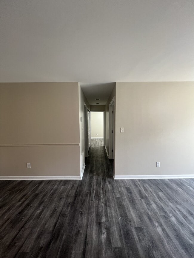 Building Photo - 8020 Tremaine Ct