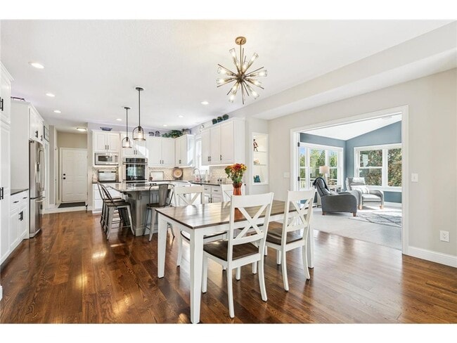 Building Photo - 9520 Scott St