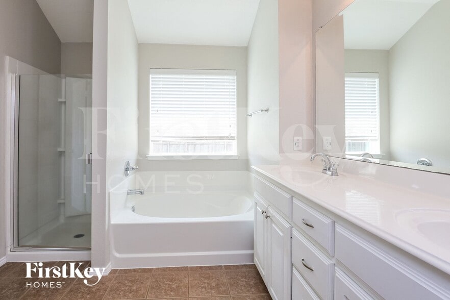 Building Photo - 2037 Cattle Creek Rd