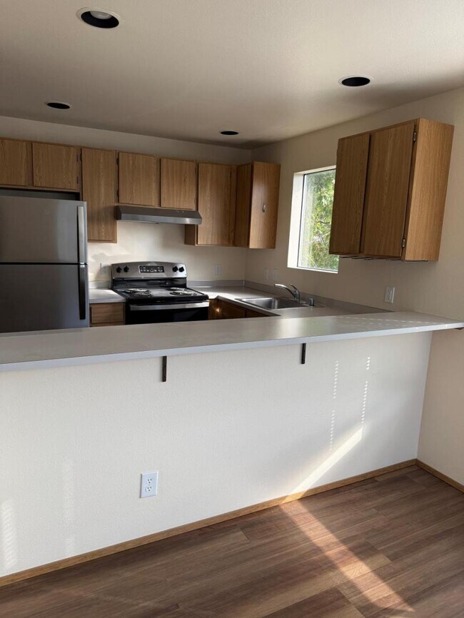 Building Photo - 2 bedroom in Seattle WA 98119