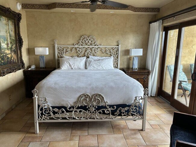 Building Photo - 935 Beachview Dr