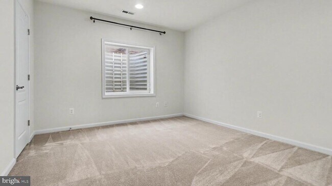 Building Photo - 40978 Spur Run Ln