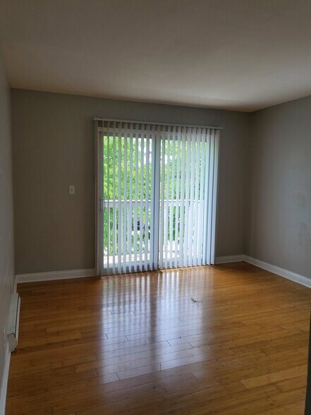 Building Photo - 373 W Old Indian Trail