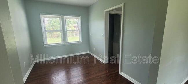 Building Photo - 555 Wesbrook St