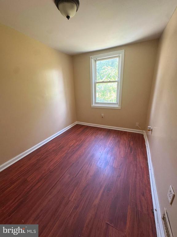 Building Photo - 2877 Bookert Dr