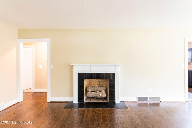 Building Photo - 2512 Gardiner Ln