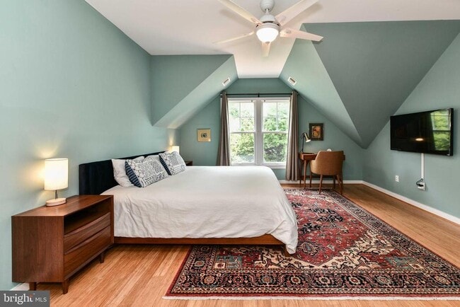 Building Photo - 904 Park Ave