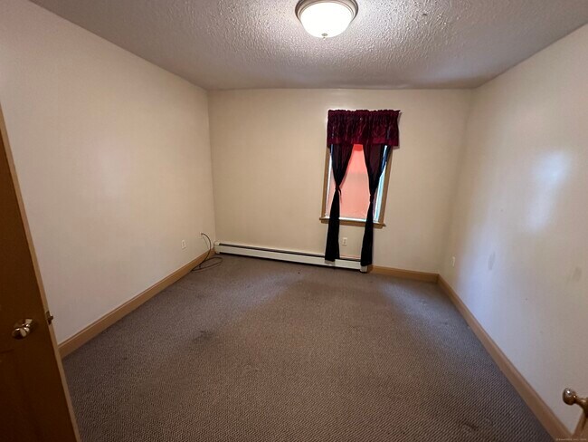 Building Photo - 36-40-40 Pleasant St