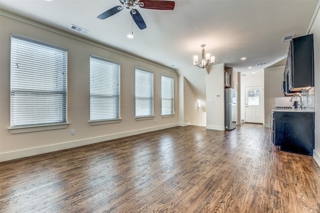 Building Photo - 4316 Hartford St