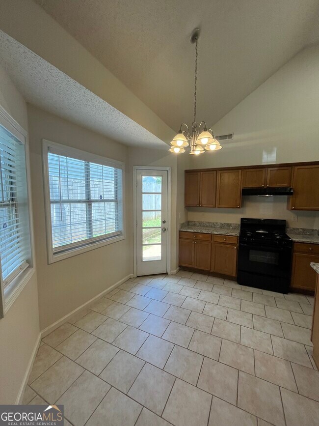 Building Photo - 3694 Sapphire Ct