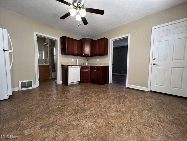 Building Photo - 1726 Starkweather Ave