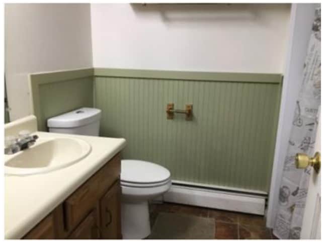 Building Photo - 4 S Main St