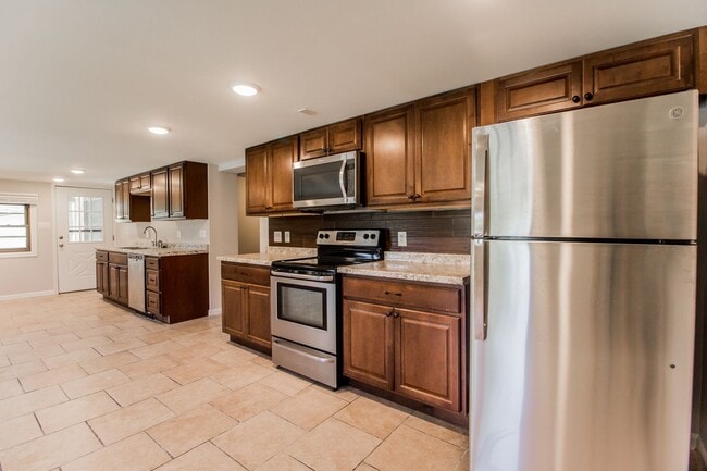 Building Photo - 2242 Zumbehl Rd