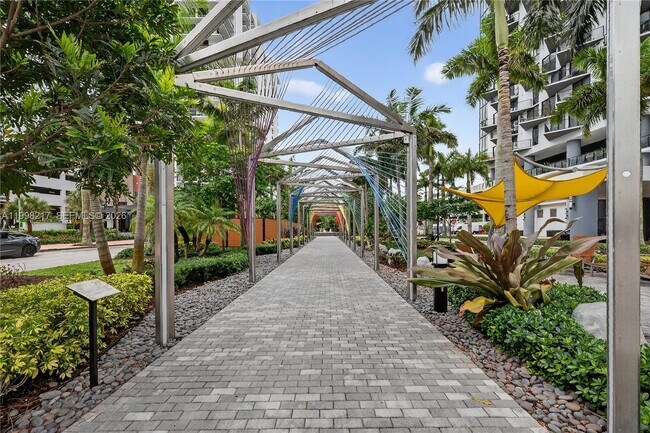 Building Photo - 5252 NW 85th Ave