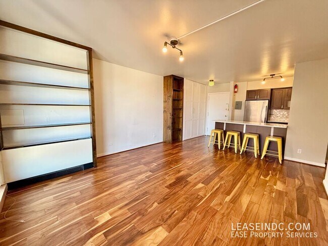 Building Photo - 1260 21st St NW