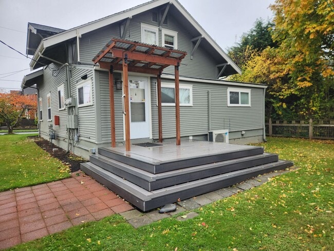 Building Photo - 2323 J St