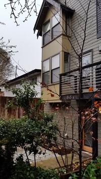 Building Photo - Beautiful 3 bed, 2.5 bath in Ballard.  Min...