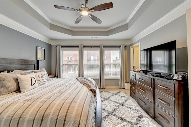 Building Photo - 2185 Mission View Dr NW