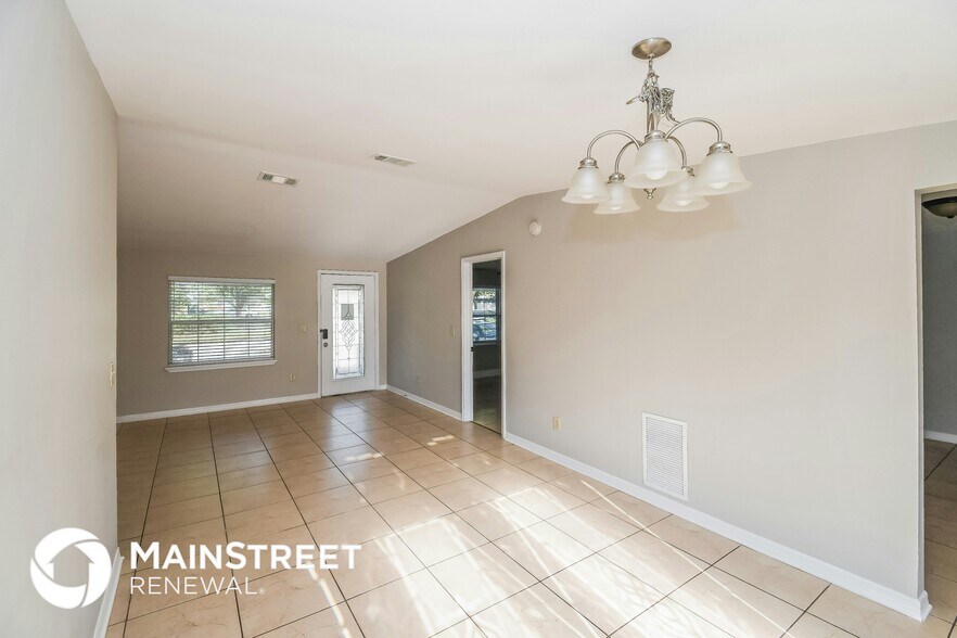 Building Photo - 2130 Liscard Rd W